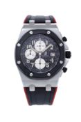 Audemars Piguet, Royal Oak Offshore, montre chronographe en acier et caoutchouc Mouvement: cal. 23