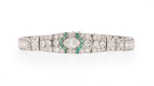 Bracelet Art Déco platine ajouré serti millegrain de diamants taille 8/8, intermédiaire et d'une mar