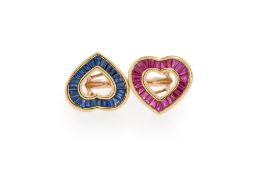 Bague Toi & Moi or 750 formée de deux coeurs ajourés sertis respectivement de saphirs et de rubis ca