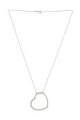 Collier or gris 585 et 375 à maillons sphériques retenant un pendentif coeur serti de diamants taill