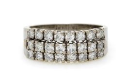 Bague or gris 750 sertie de trois rangées de diamants taille brillant, doigt 54-14, 4g