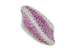 Bague or gris 750 pavée de saphirs roses et de diamants taille brillant, doigt 55-15, 17g