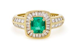 Bague or 750 sertie d'une émeraude colombienne de 1.03 carats, traitement insignifiant à l'huile sel