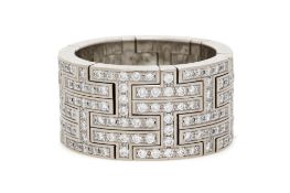 Hermès, Kilim, bague en or gris 750 articulée de "H" sertis de diamants taille brillant, signée, num