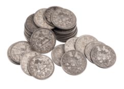Royaume d'Iran, lot de 27 pièces de 5.000 dinars en argent, diam. 3,6 cm, 22-23 g. chacune, comprena
