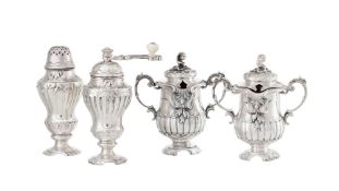 Ensemble de 4 pièces de style Rocaille en argent 800, Bossard, Lucerne, XXe s., à décor de godrons e