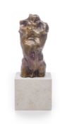 Ecole du XXe s., Buste d'homme, sculpture en bronze sur socle en travertin, h. 20,5 cm (avec socle)