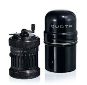 Machine mécanique à calculer Curta, Type II, Contina Ltd Mauren, Liechtenstein, produite en avril 19