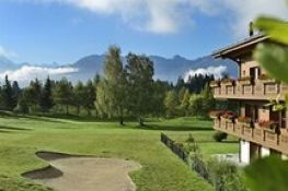 1 nuit pour 2 personnes dans une chambre Deluxe avec vue sur les Alpes au Guarda Golf Hotel & Reside