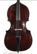 Contrebasse de l'école italienne du XVIIIe s. portant une étiquette "Ionarius Martini fecit Taurini