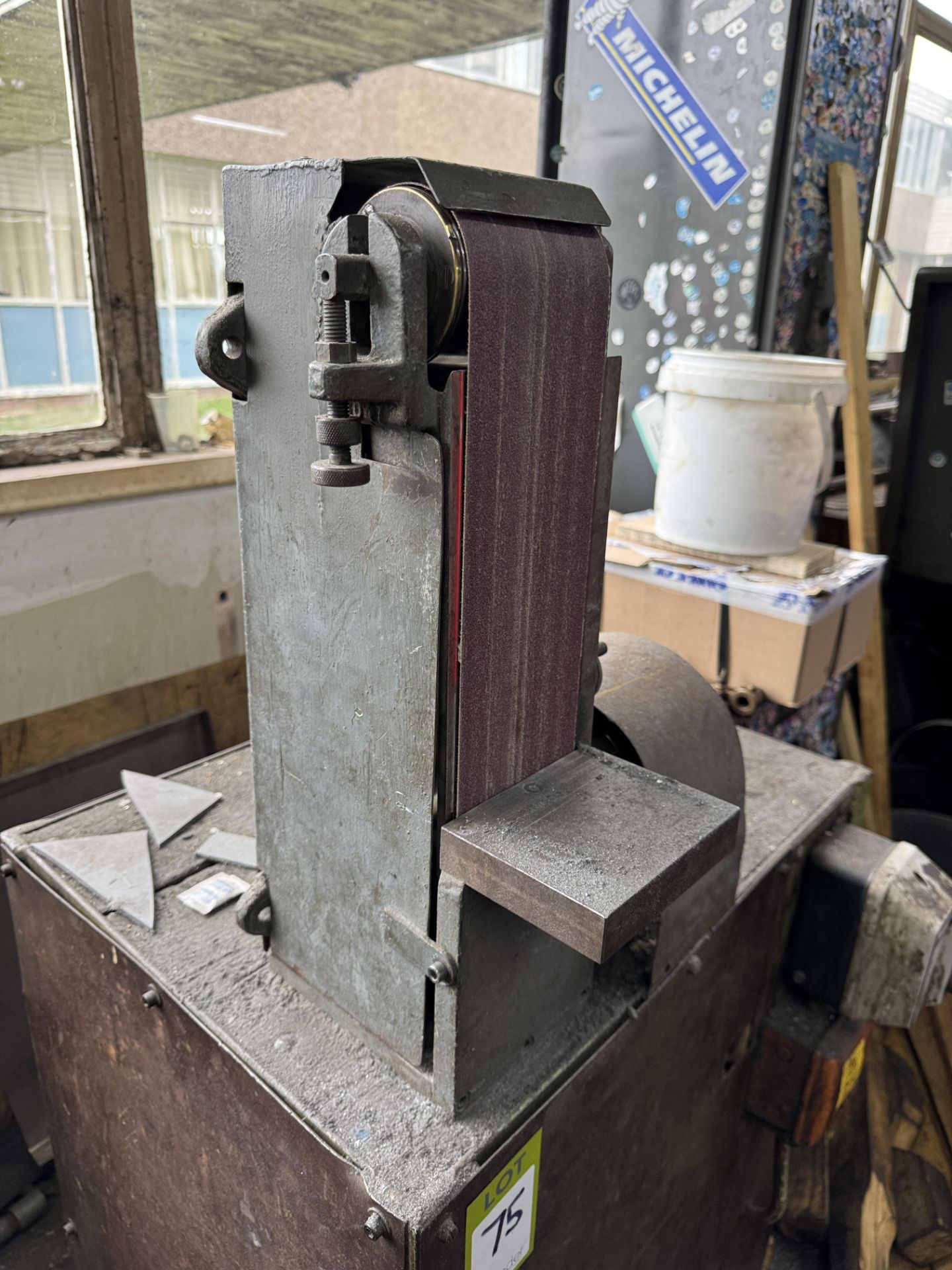 Linisher Interlocking Inhouse manufactured vertical Linisher, 100mm belt width, 400volts