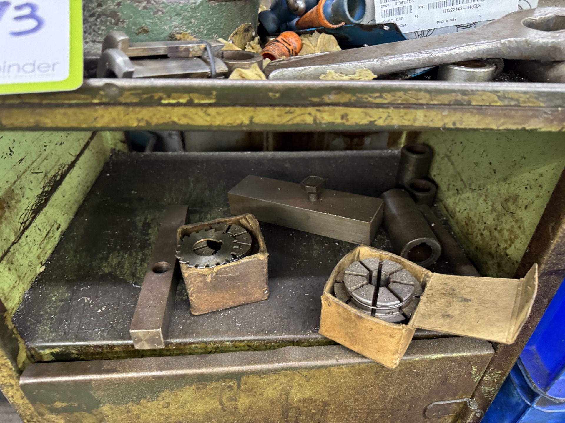 Victoria horizontal Milling Machine, 415volts, with slotted table, indexing head, machine vice, - Image 19 of 20