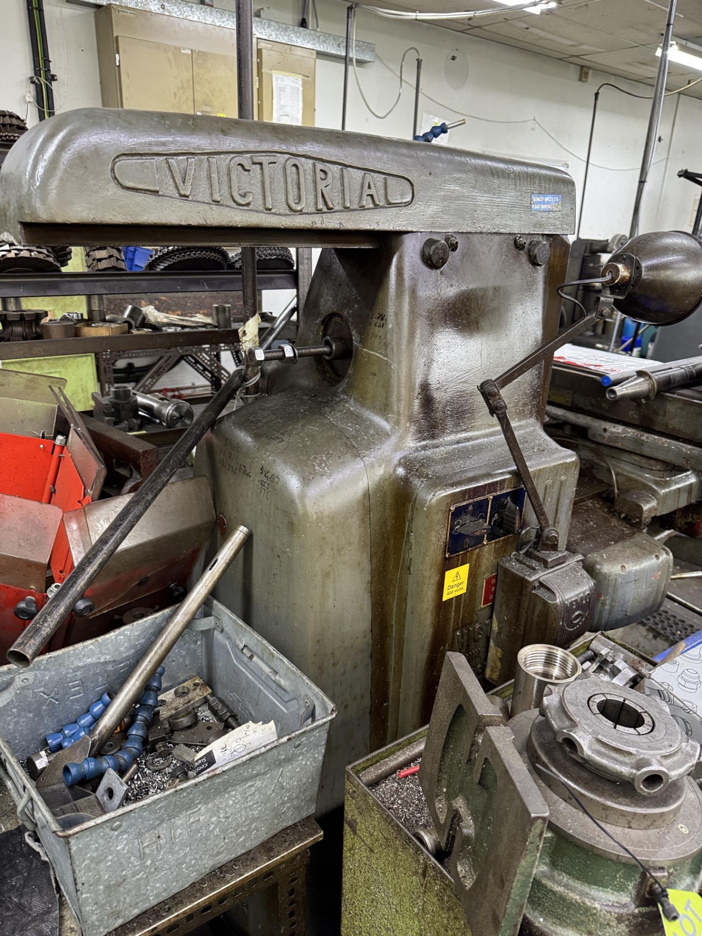Victoria horizontal Milling Machine, 415volts, with slotted table, indexing head, machine vice, - Image 5 of 20
