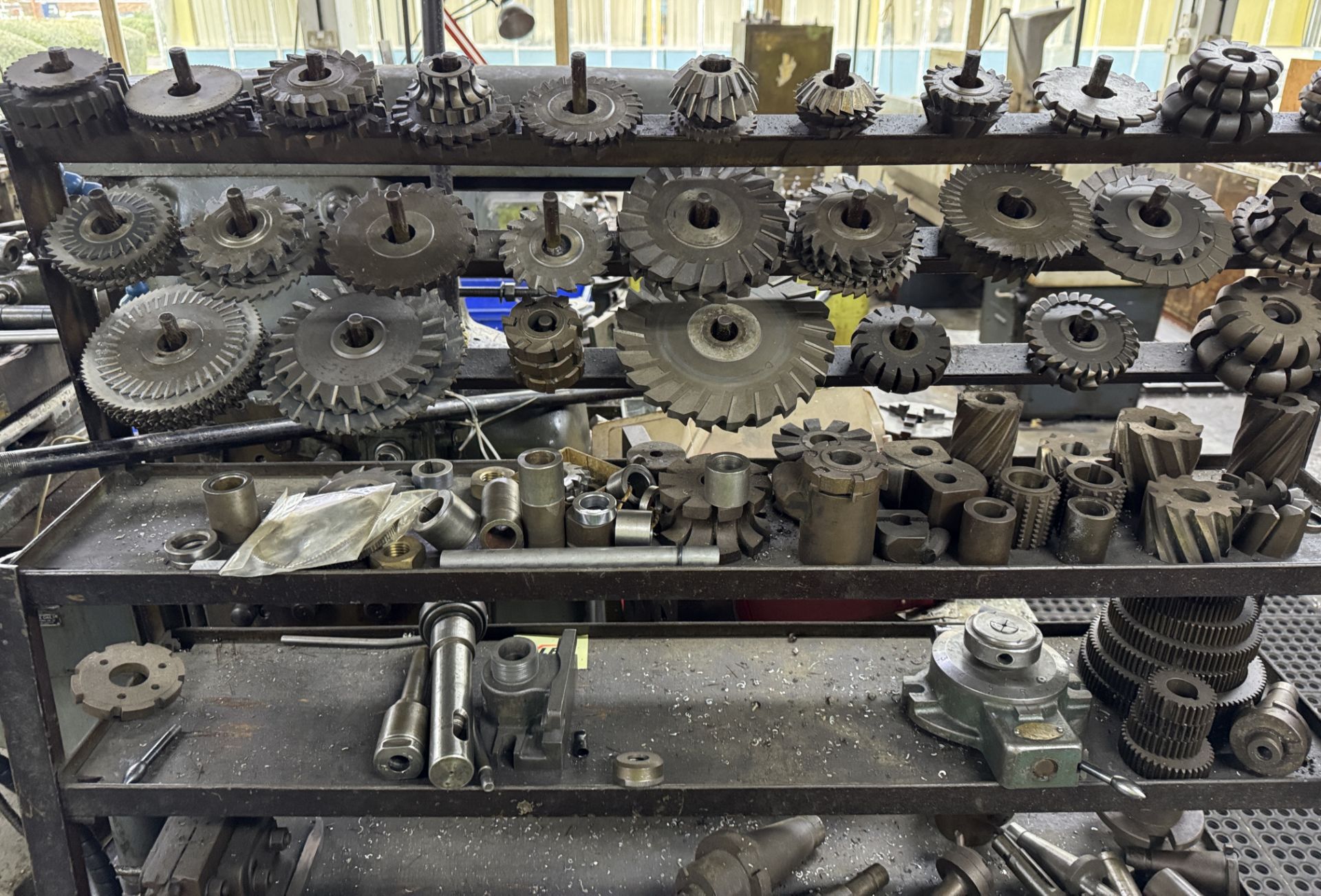 Victoria horizontal Milling Machine, 415volts, with slotted table, indexing head, machine vice, - Image 10 of 20