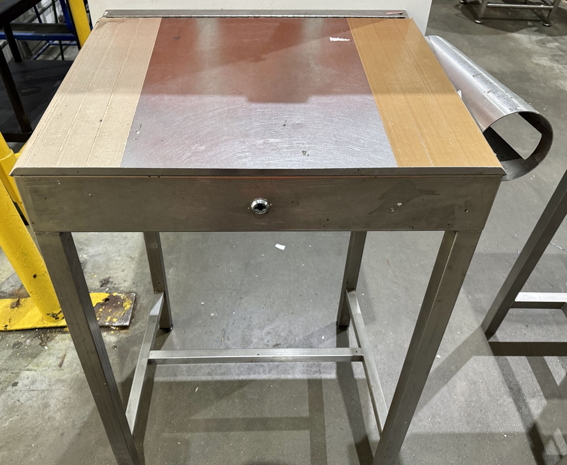 Stainless steel hinge top Workstation, 710mm x 600mm x 1090mm (please note there is a lift out fee - Image 2 of 6