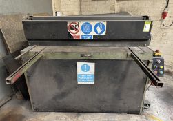 WPG/50/125 powered Guillotine, 1250mm wide, serial number 5912 (location in premises: fabrication