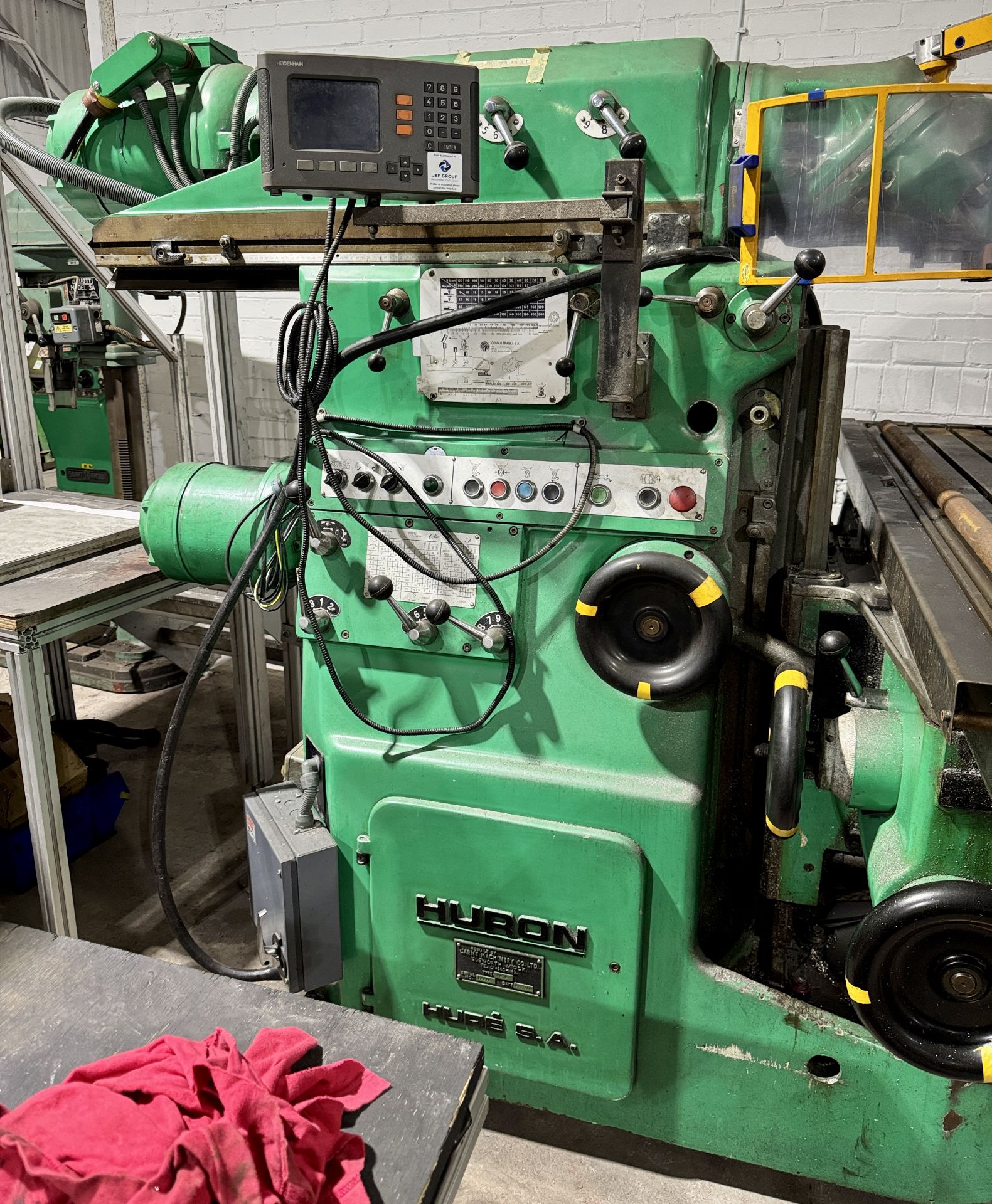 Huron MU6 Universal bed type Milling Machine, year Oct 2000, serial number 13678, t-slotted table - Image 9 of 29