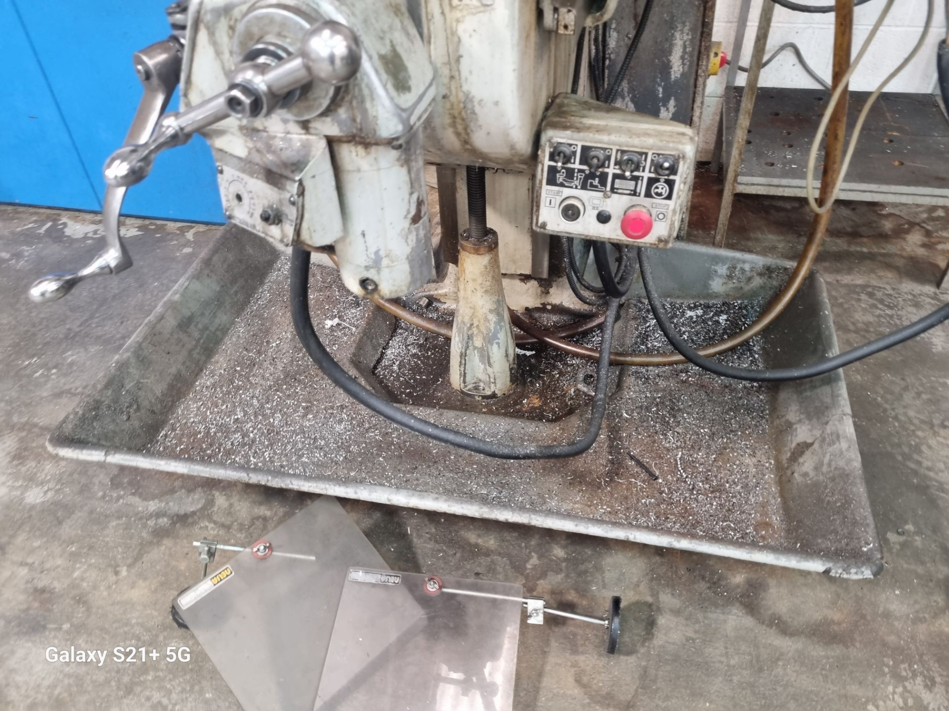 Bridgeport J Series knee type Vertical and Turret Milling Machine, 9in x 42in T slotted table, - Image 15 of 19