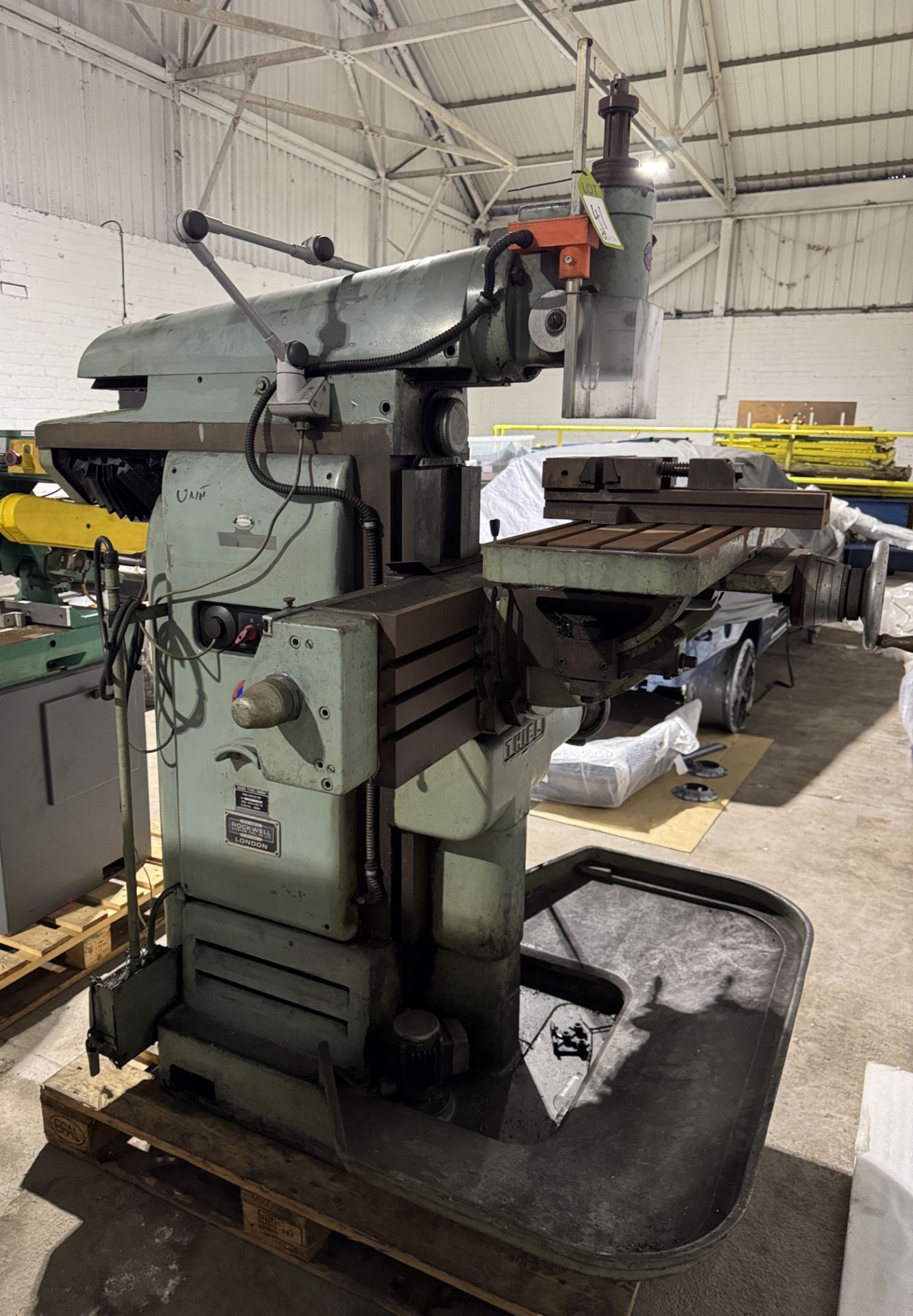 Thiel Duplex 159 Toolroom Milling Machine, 400volts, vertical and horizontal spindles, with 6in - Image 3 of 15