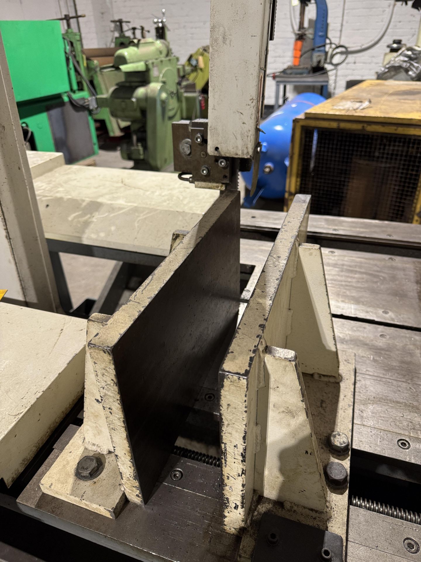 Bauer VG450L vertical tilt head Mitre Bandsaw, 400volts, year 2016 (lot location: Rochdale) ( - Image 9 of 14