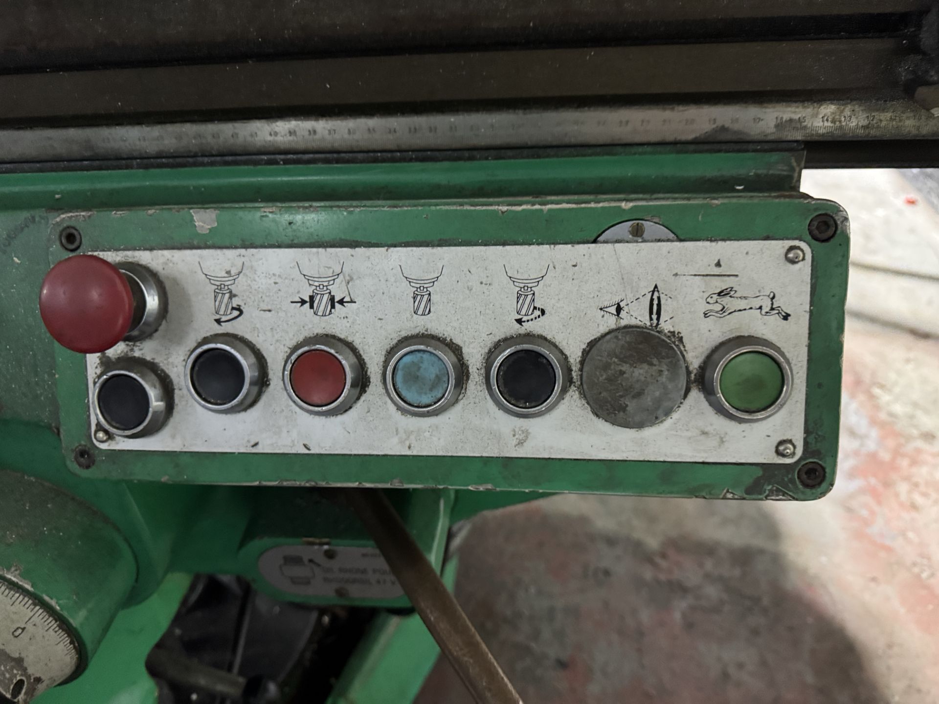 Huron MU6 Universal bed type Milling Machine, year Oct 2000, serial number 13678, t-slotted table - Image 6 of 29