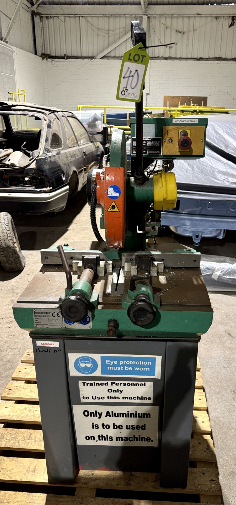 Pedrazzoli Perris 350 aluminium Cut Off Saw, 400volts, year 2004 (lot location: Rochdale) (please - Image 4 of 12