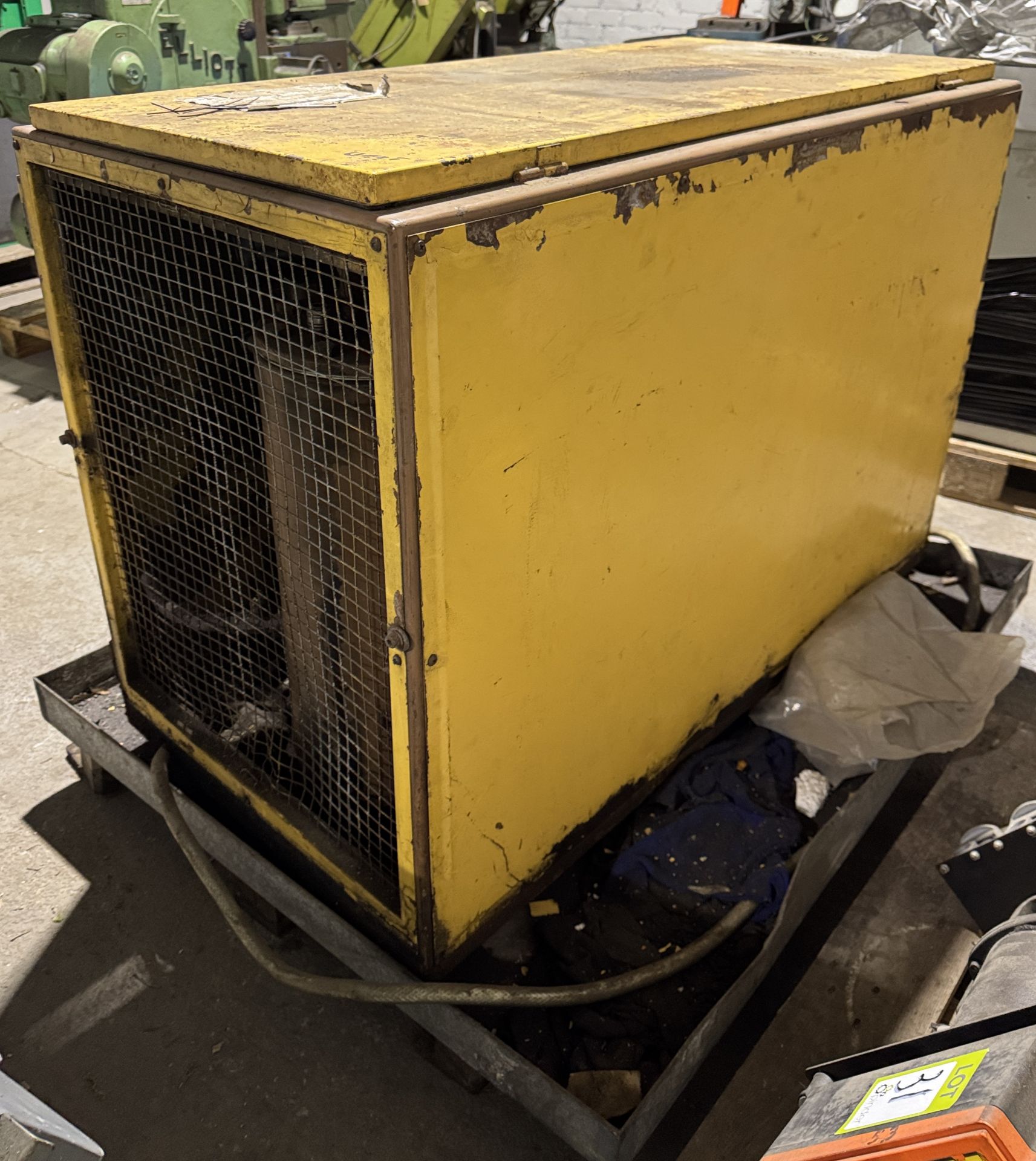 HPC Plusair Screw Compressor, 400volts, 69924hours (lot location: Rochdale) (please note there is - Image 6 of 9