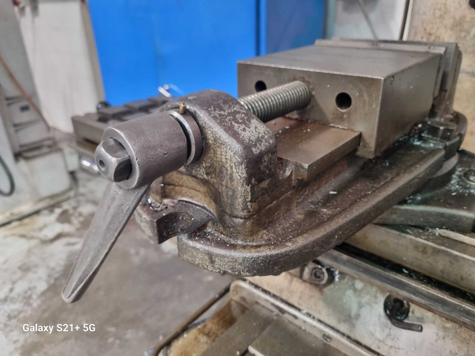 Bridgeport J Series knee type Vertical and Turret Milling Machine, 9in x 42in T slotted table, - Image 3 of 19