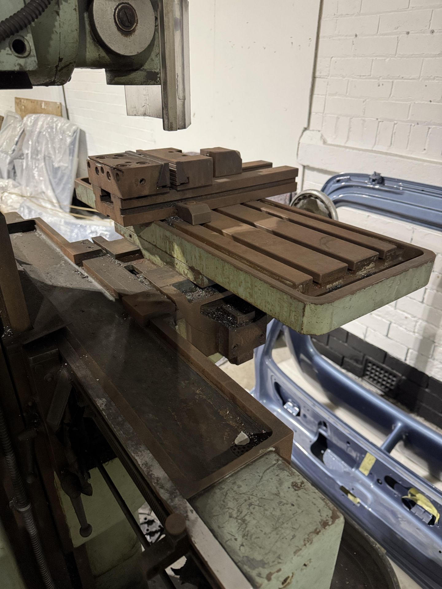 Thiel Duplex 159 Toolroom Milling Machine, 400volts, vertical and horizontal spindles, with 6in - Image 11 of 15