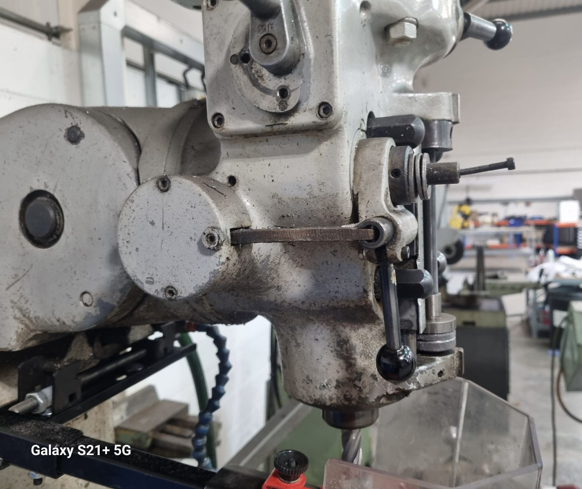 Bridgeport J Series knee type Vertical and Turret Milling Machine, 9in x 42in T slotted table, - Image 10 of 19