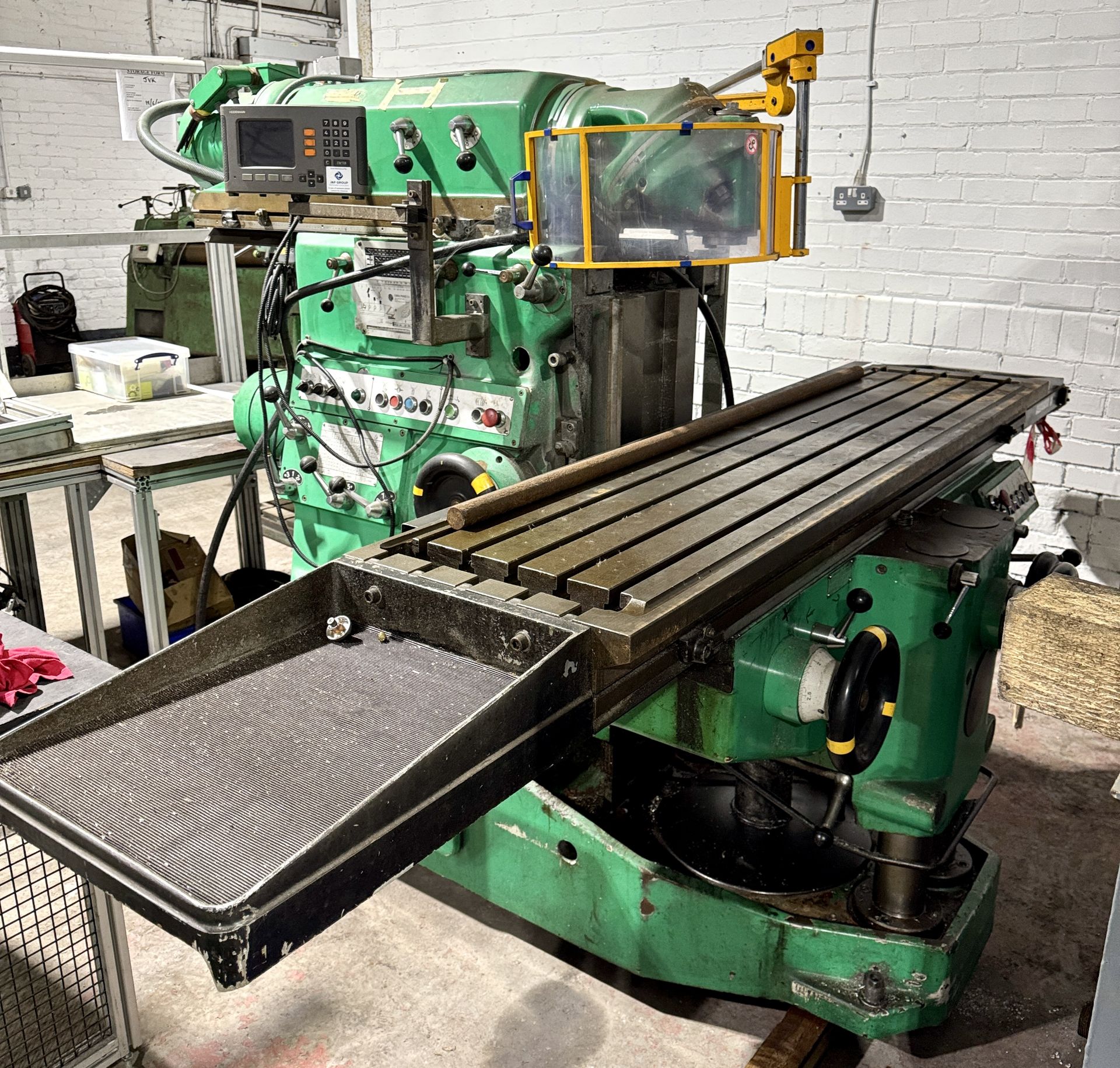 Huron MU6 Universal bed type Milling Machine, year Oct 2000, serial number 13678, t-slotted table