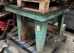 Cast iron Surface Table, 800mm x 1220mm (lot location: Middleton, Manchester) (please note there
