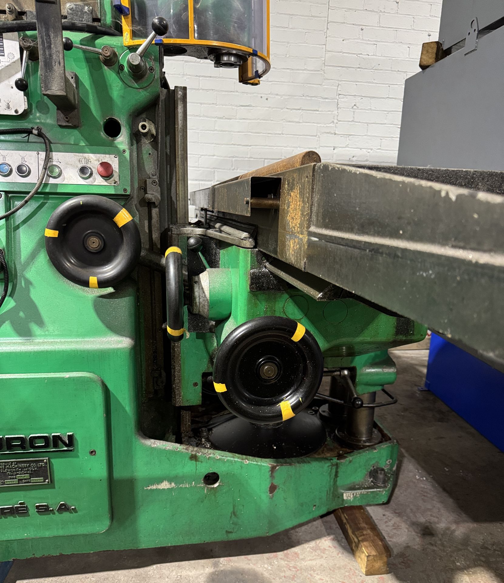 Huron MU6 Universal bed type Milling Machine, year Oct 2000, serial number 13678, t-slotted table - Image 24 of 29