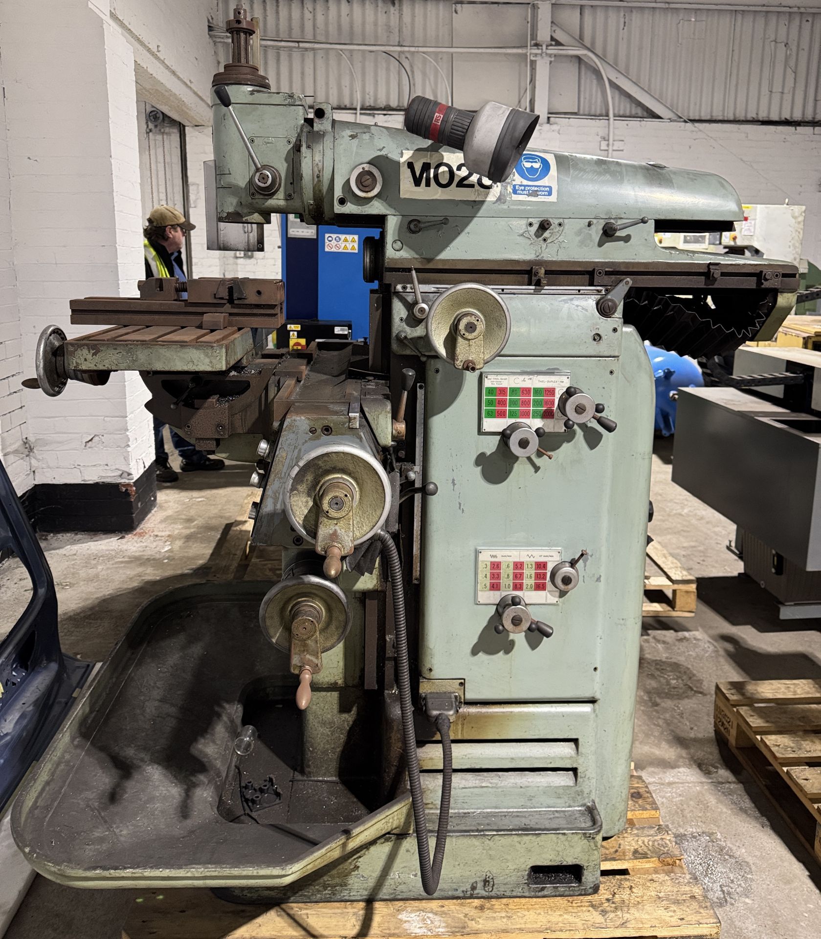 Thiel Duplex 159 Toolroom Milling Machine, 400volts, vertical and horizontal spindles, with 6in - Image 4 of 15