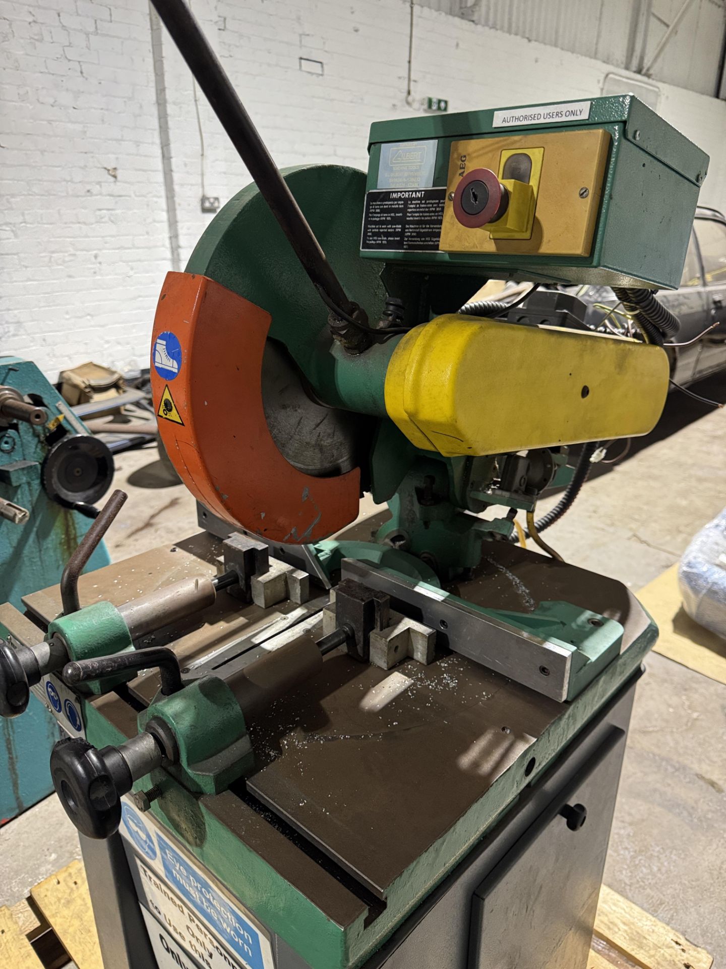 Pedrazzoli Perris 350 aluminium Cut Off Saw, 400volts, year 2004 (lot location: Rochdale) (please - Image 3 of 12