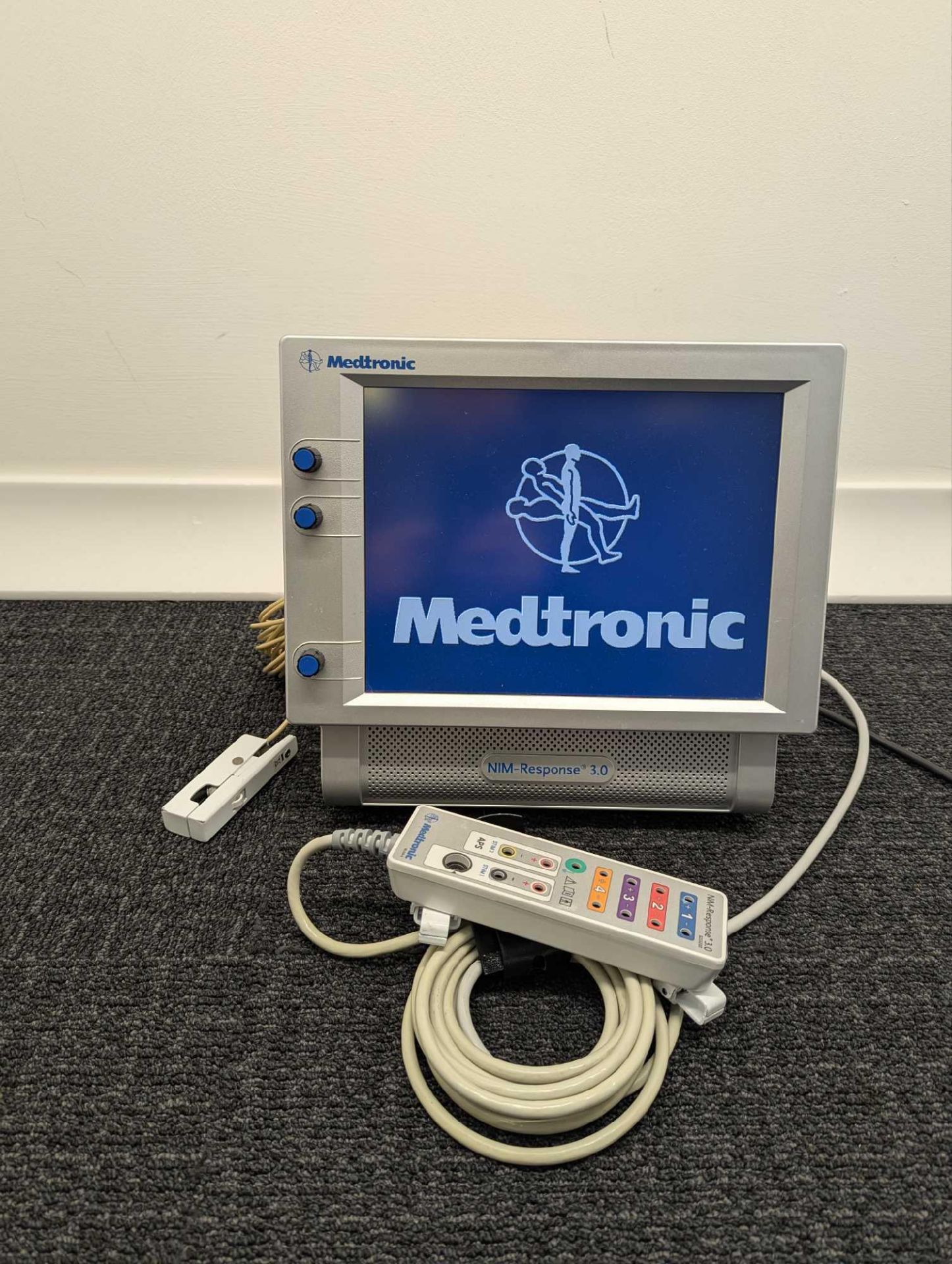 Medtonic NIM-Response 3.0 Nerve Muscle Monitoring Unit with 1 x Medtonic NIM-Response 3.0 8253200 Pa