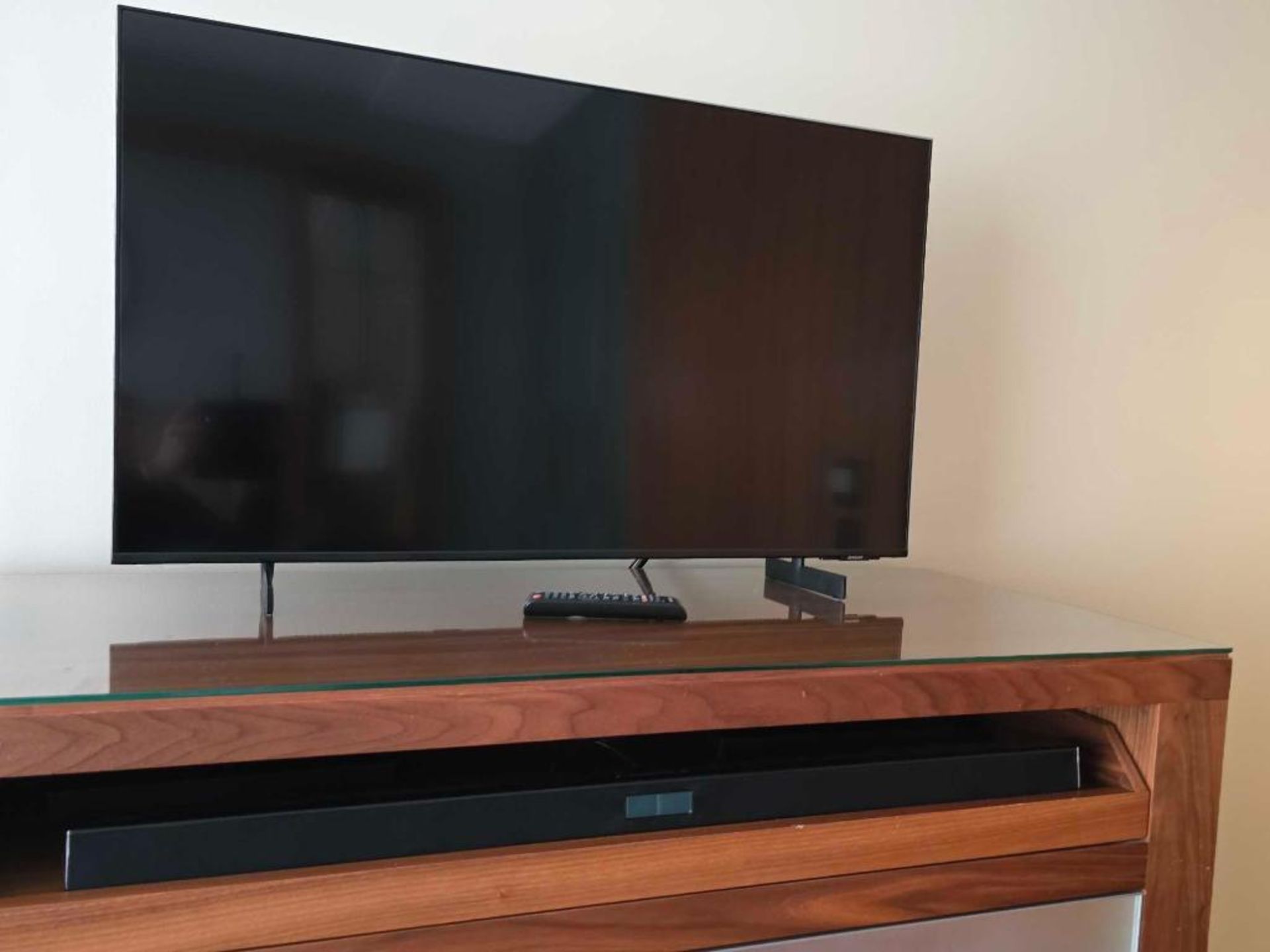 Hotel Television with Soundbar Woofer and Apple TV Module Room 4479 Samsung HG43AU800EU 43 inch TV - Image 2 of 2