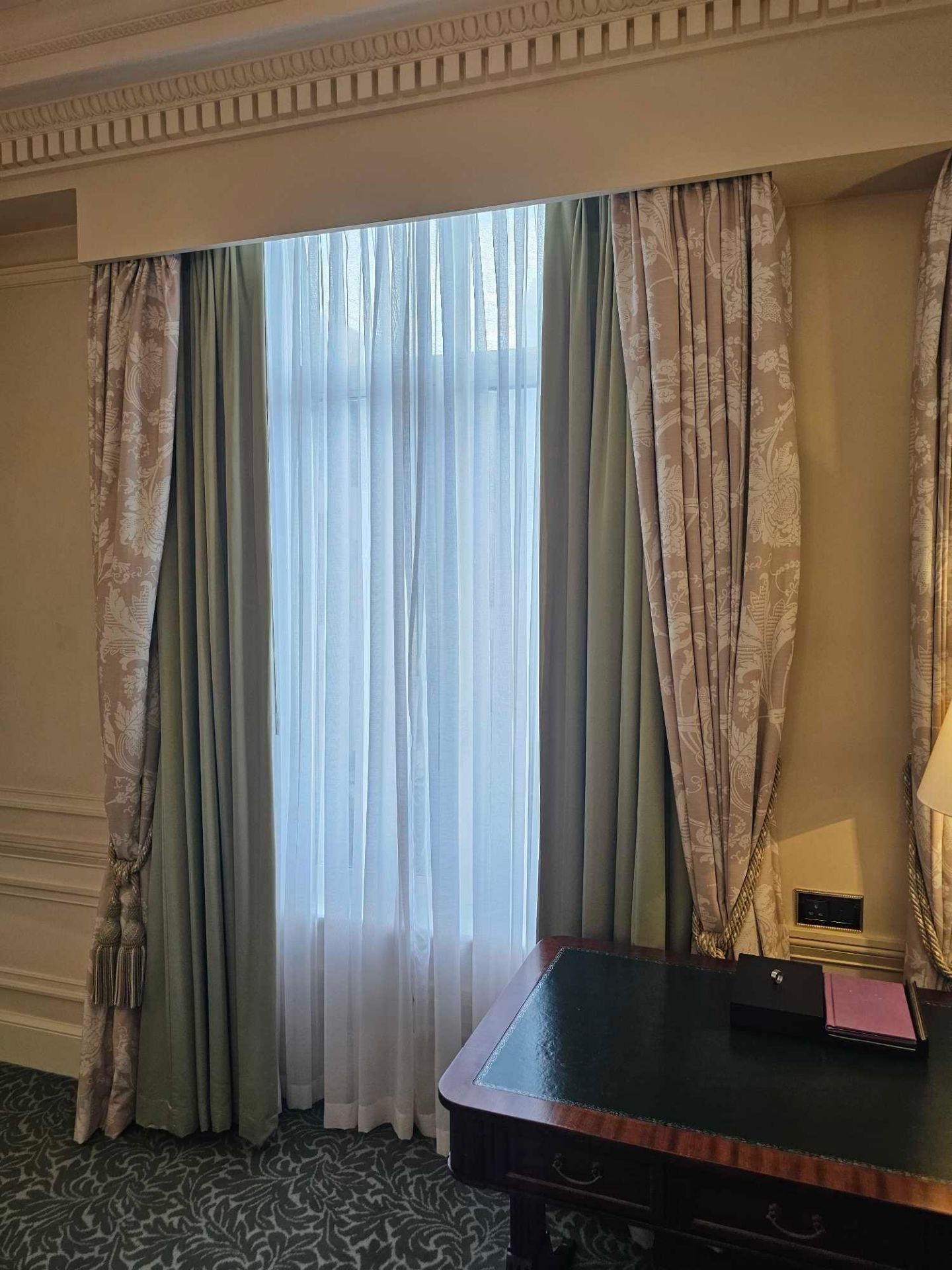 2 x pairs Curtain Set – green Silk Drapes with Decorative Show Panel, Fully Lined, A tailored - Image 2 of 4