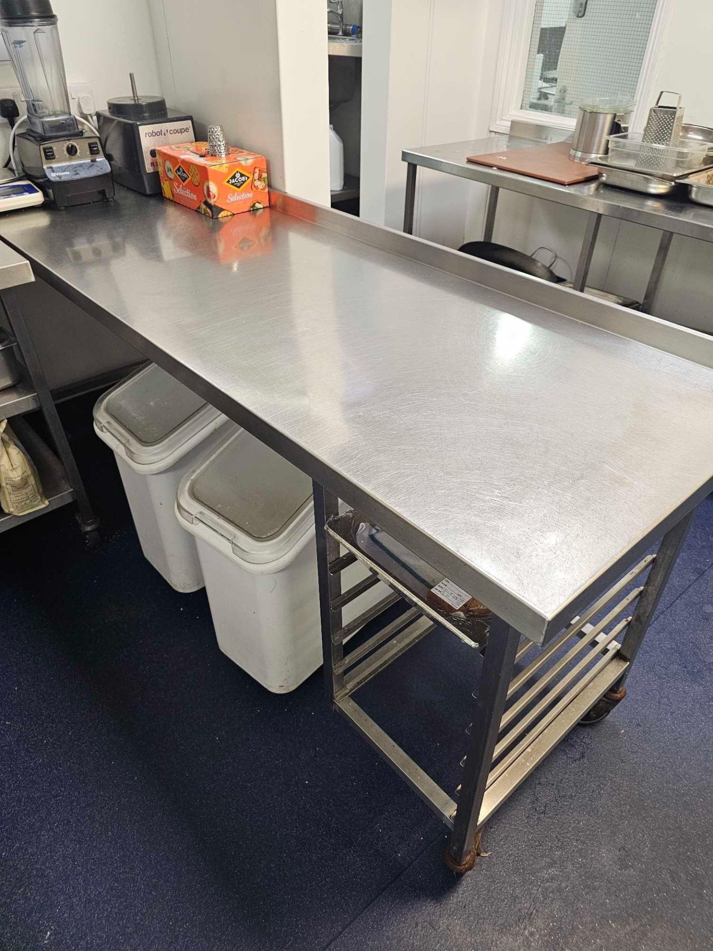 Stainless steel commercial preparation table open lower frame with horizontal runners for GN 1/1