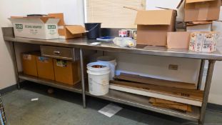 STAINLESS STEEL TABLE WITH LABELS/ACCESSORIES