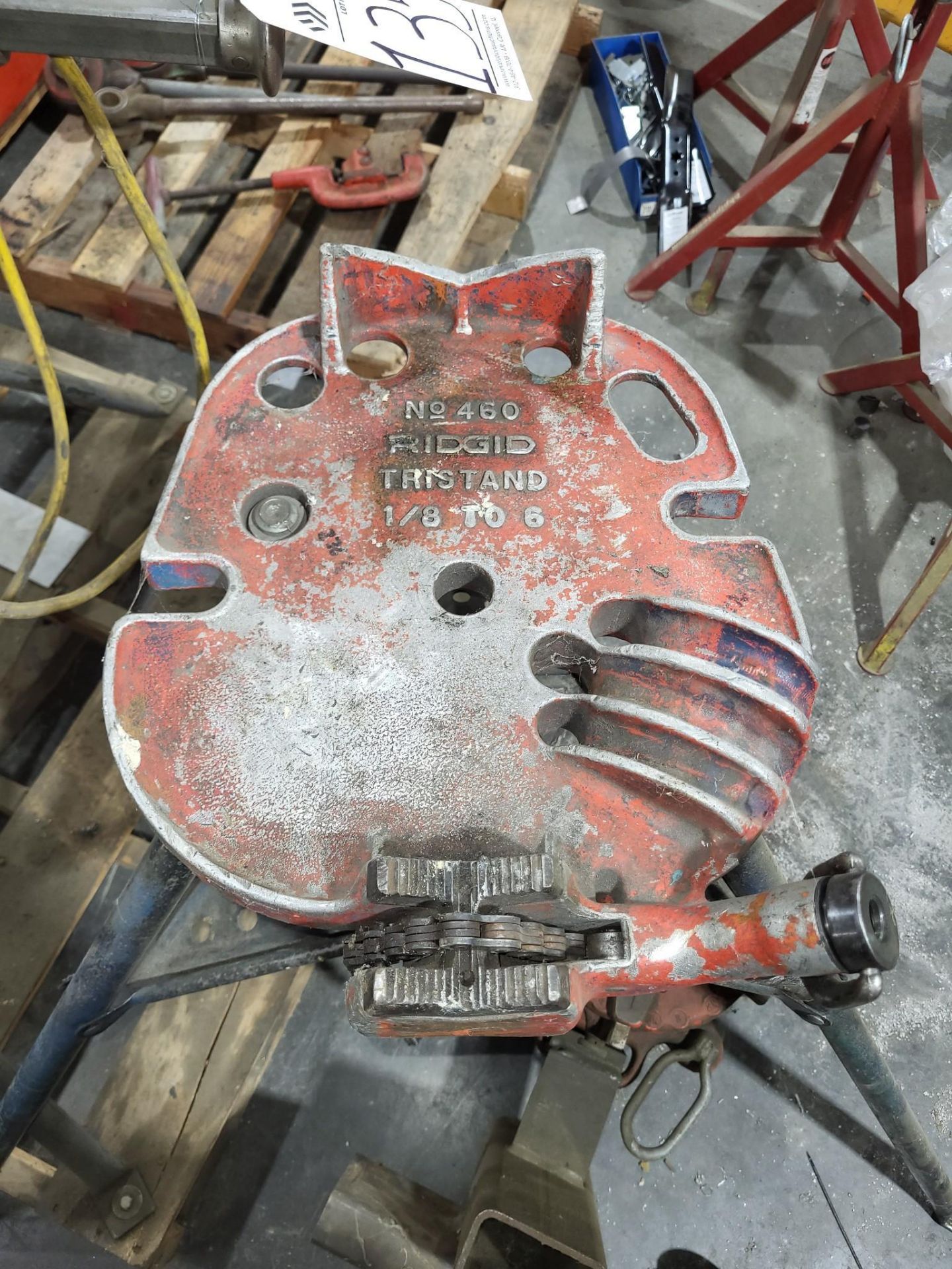 RIGID MODEL 300 POWER DRIVE PIPE THREADER WITH TRISTAND CHAIN VISE AND ...