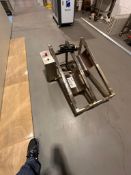 CO2 CYLINDERS HOLDER FOR 2 (PART OF PACKAGE BID)