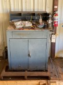 DESK WITH HYDRATRON DHDA118 DOUBLE AIRHEAD DOUBLE ACTING, AIR-DRIVEN LIQUID PUMP