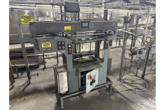Bear Label Machine Company Roll Through Labeler, Semi-Auto mode, up to ...