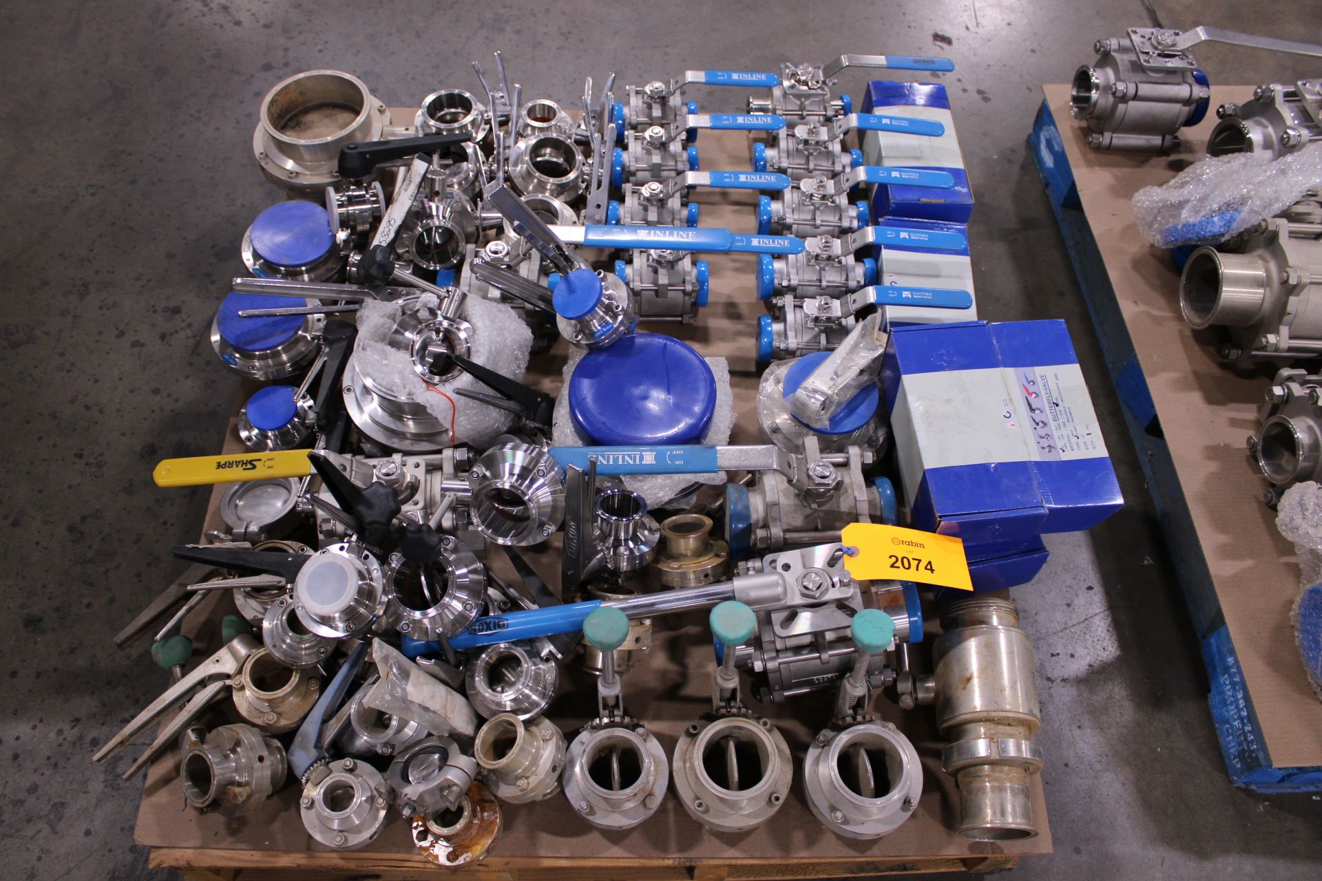 [Lot] of (45) Assorted ss butterfly & ball type valves [Warehouse]