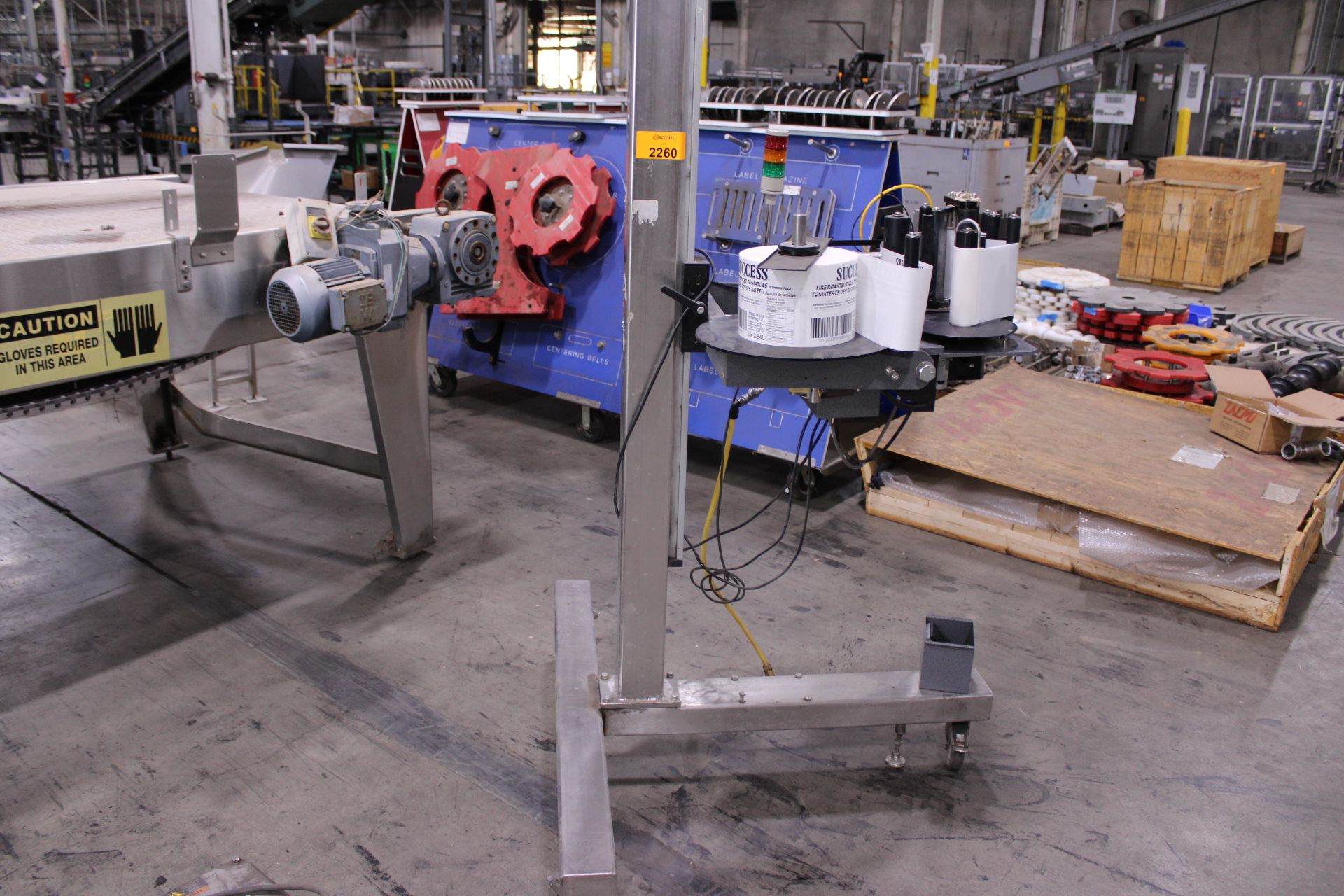 [Lot] consisting of (2) stainless metro racks 60