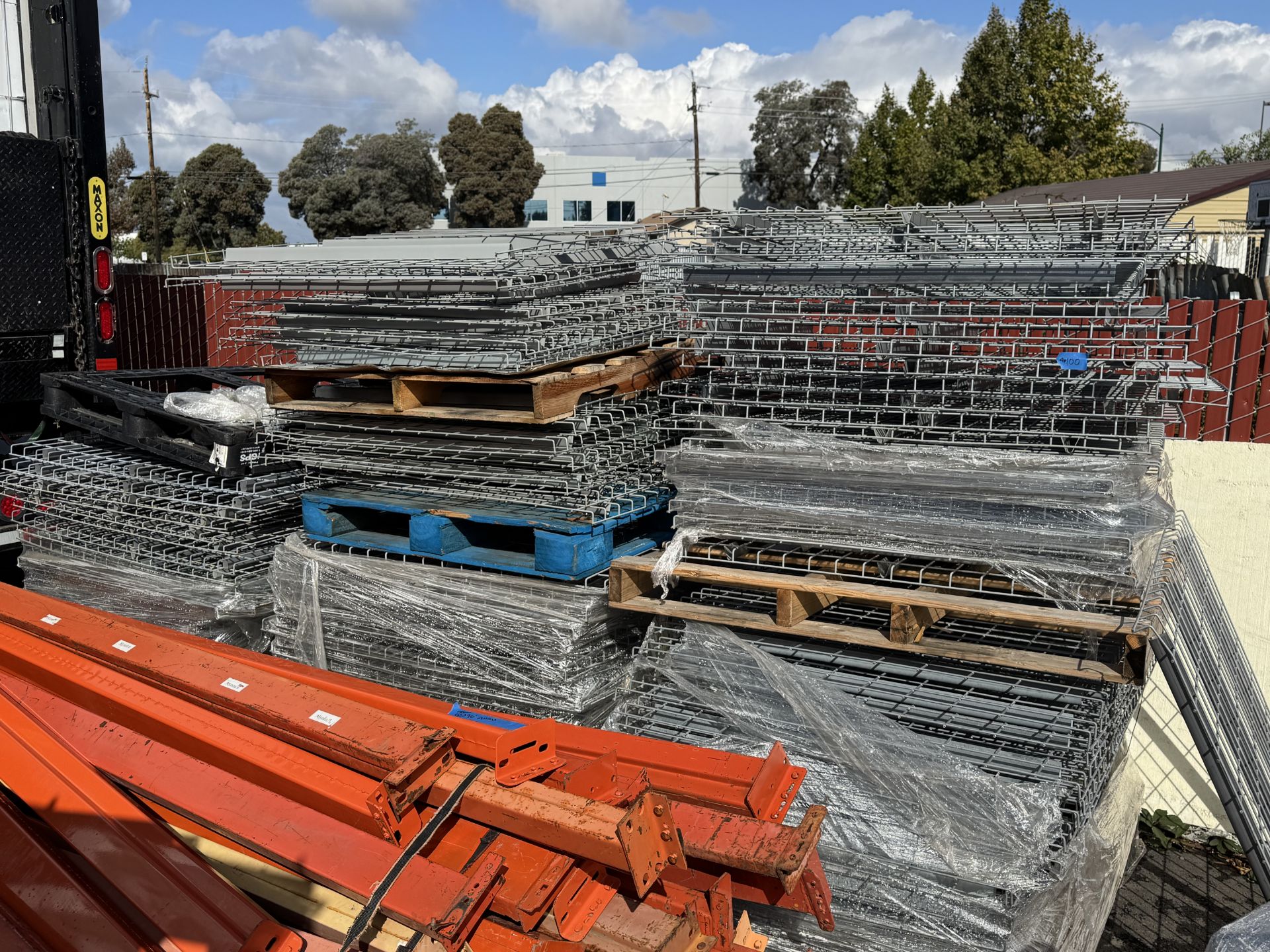 [LOT] of Pallet Racking, consisting of (6) 144