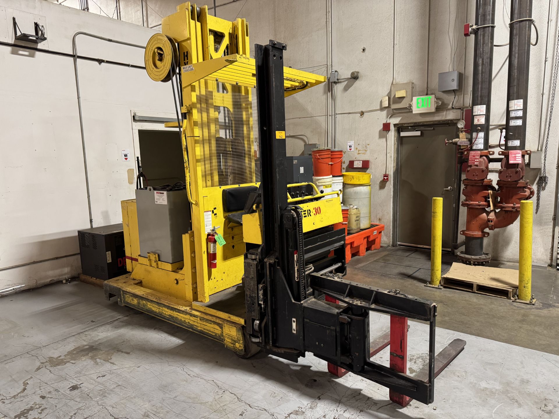 Order Picker Model R30es Hyster Electric Order Picker, model R30CH, s/n A186D01869R, 2500lb cap ...