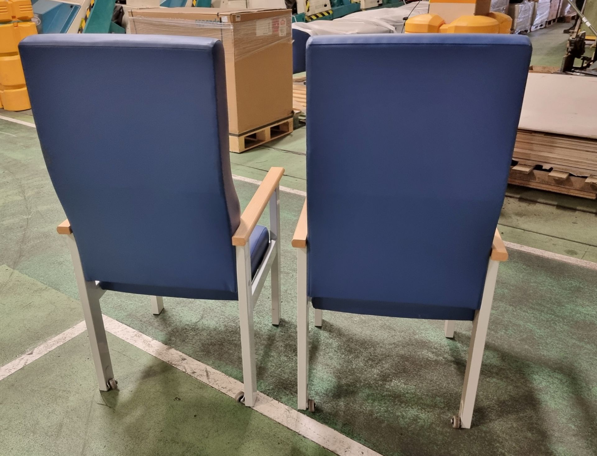 2x Teal 930 high back chairs - W 600 x H 670 x H 1220mm - Image 3 of 4