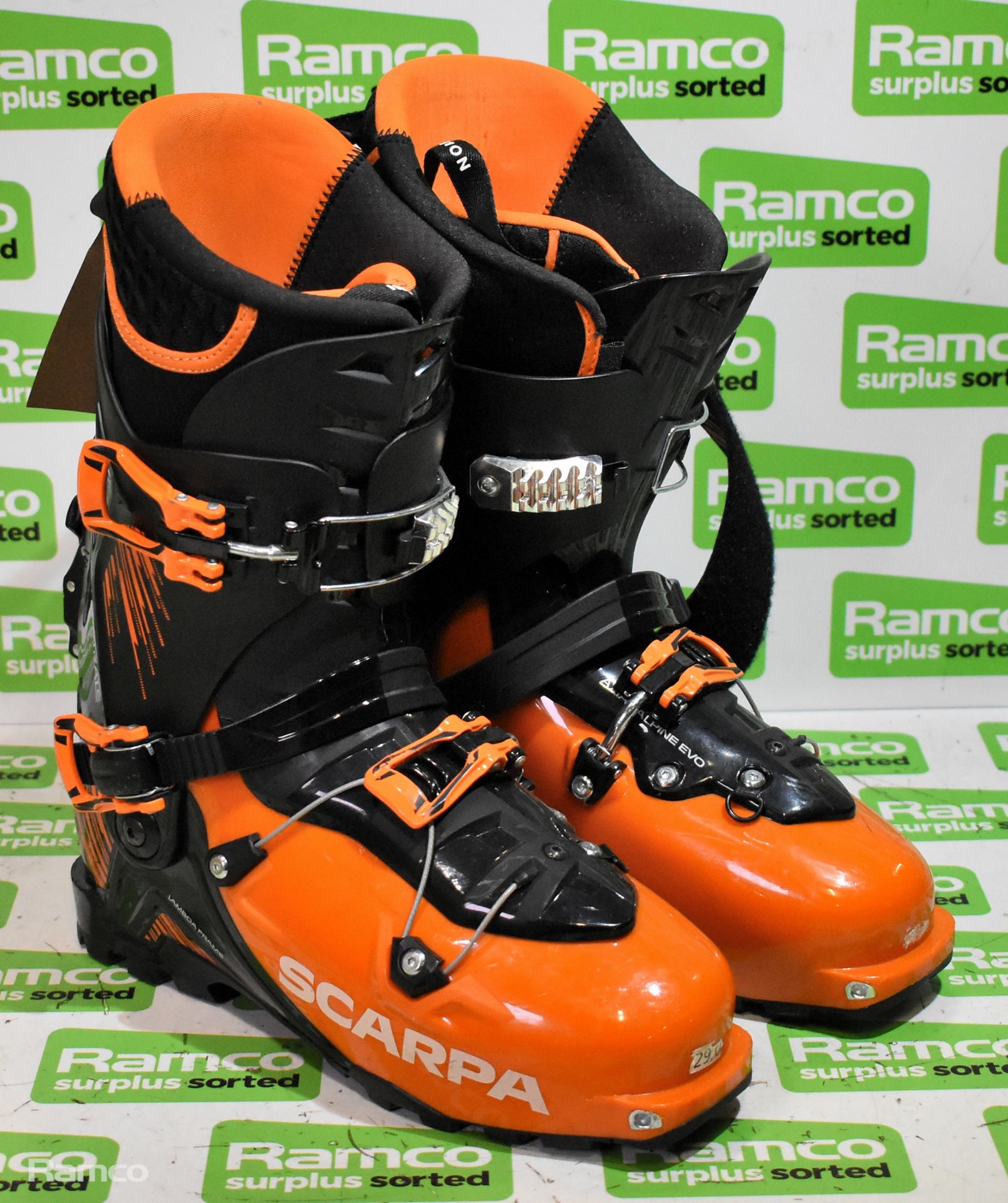 16x pairs of Scarpa ski boots - mixed sizes - mixed colours - Image 2 of 9
